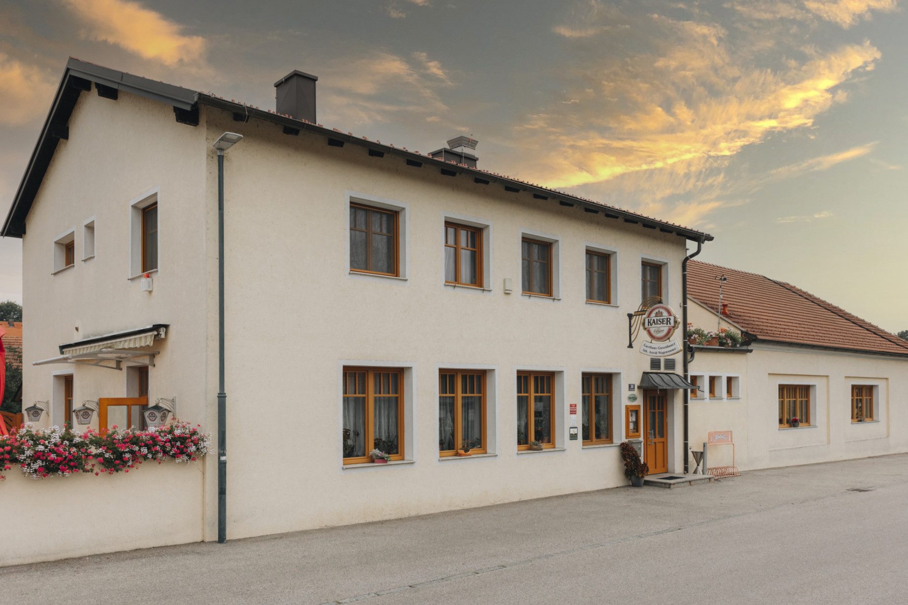 Gasthaus mit eigenem Wein- und Obstgarten
