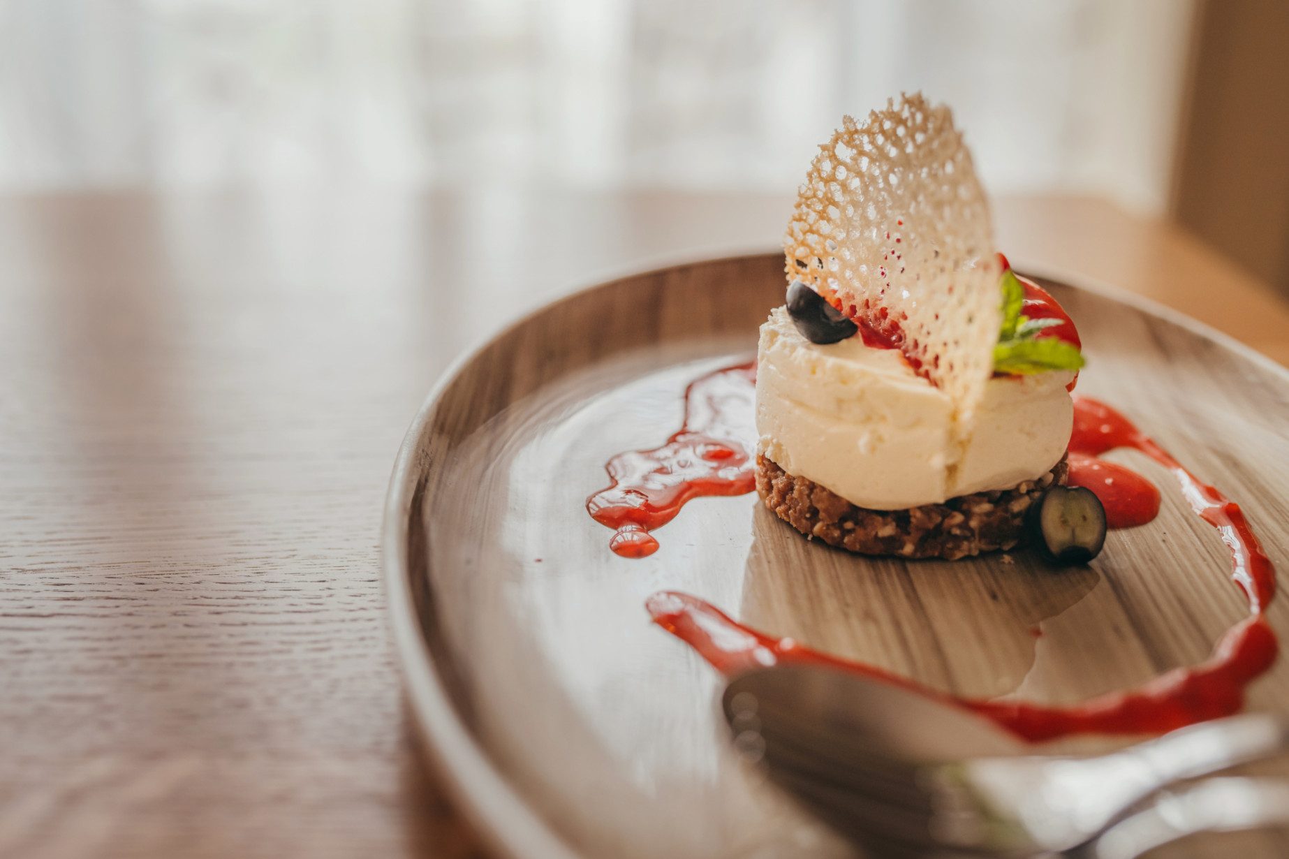 Mini-Käsekuchen mit Erdbeercoulis