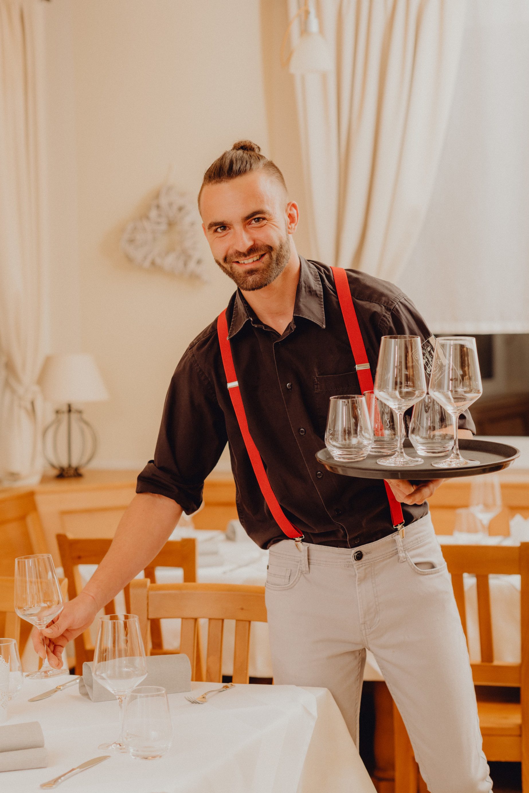 Umsorgt die Gäste: Daniel Franke