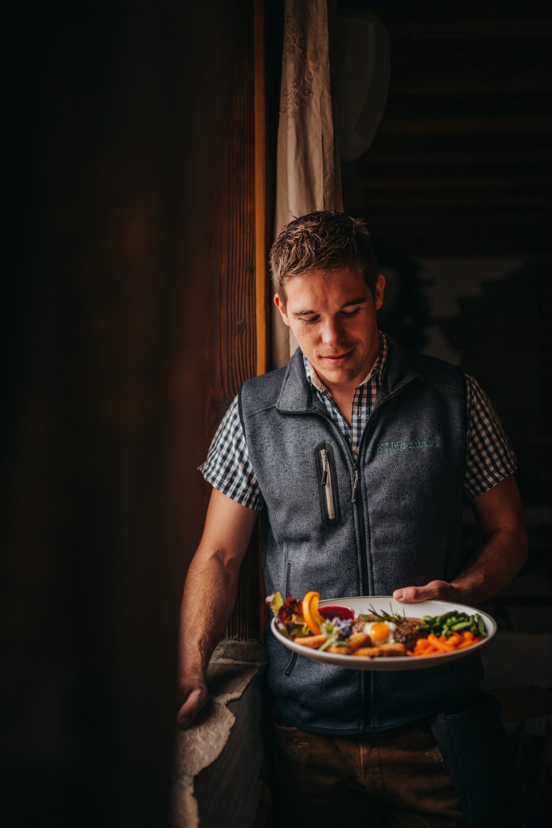 Im Service: Wirt Matthias Distelberger