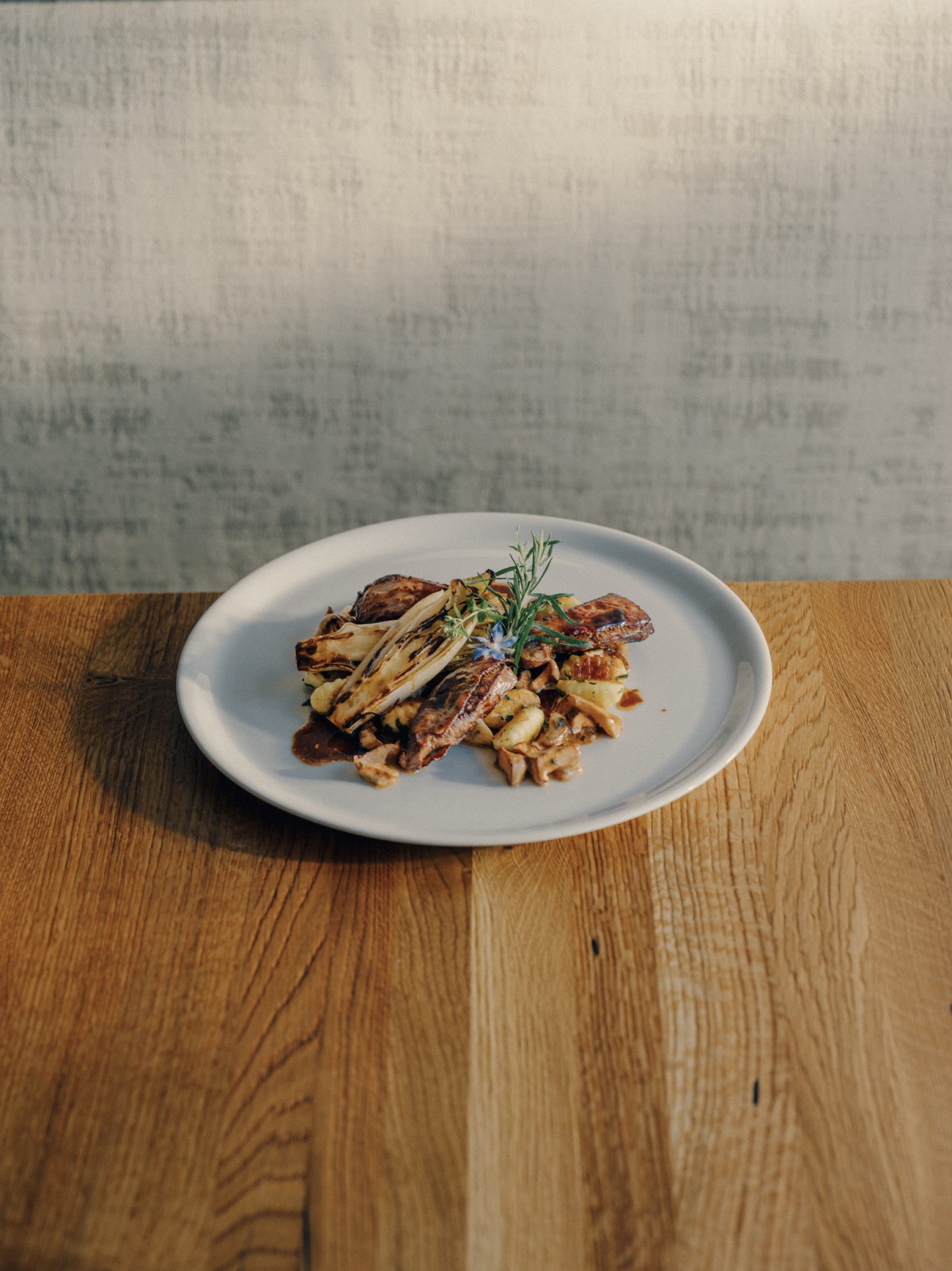 Saltimbocca vom Hirsch mit Gnocchi