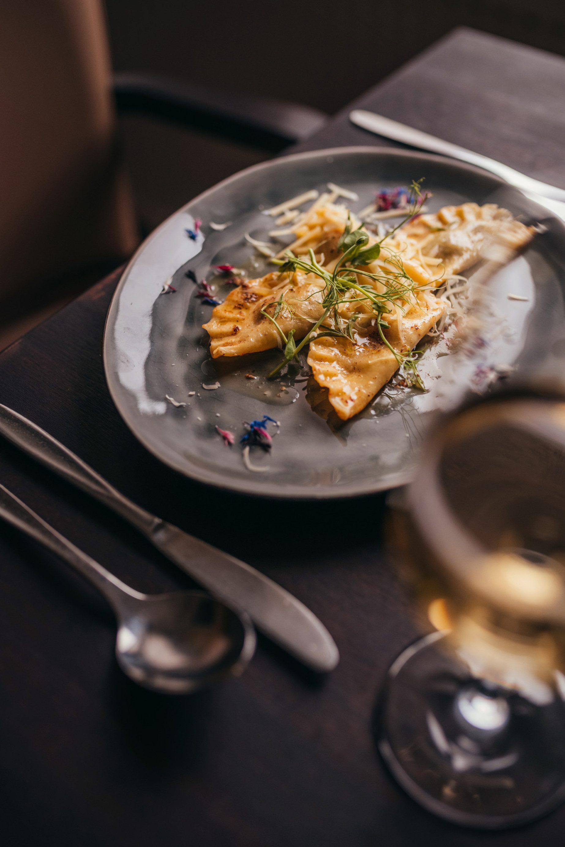 Ganslravioli in Rosmarinbutter