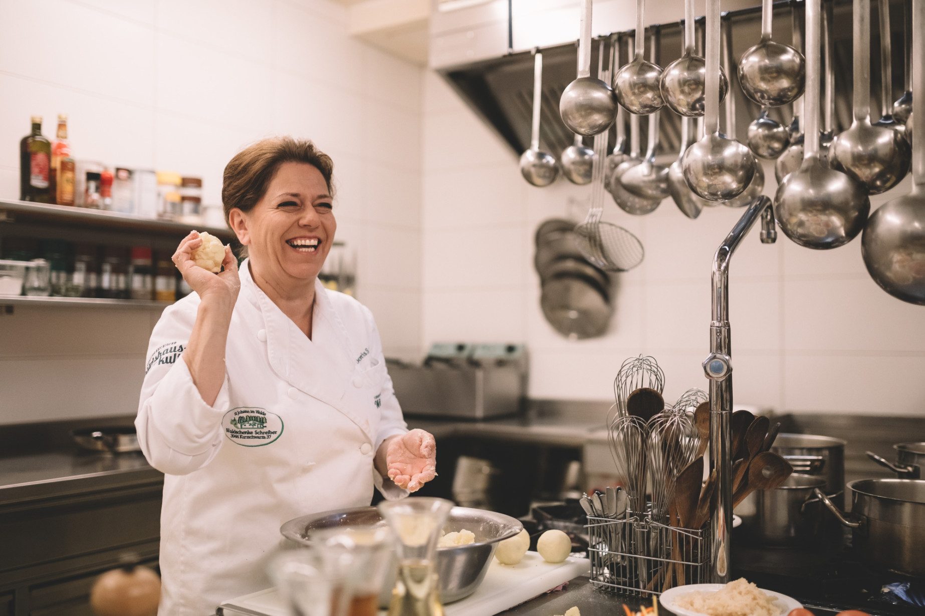 Wirtshausküche mit Waldviertler Karpfen-Haube