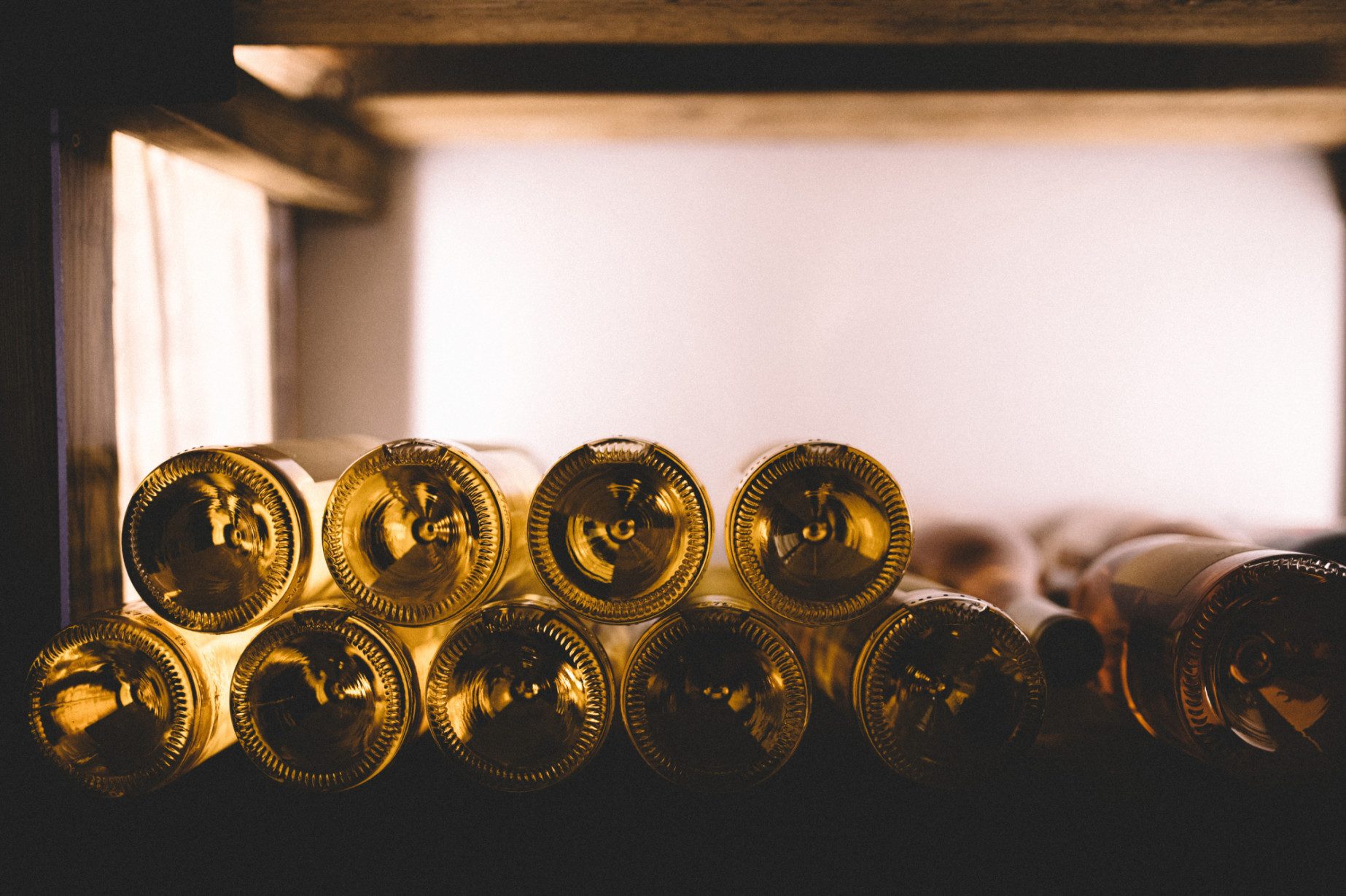 Gut gefüllter Weinkeller