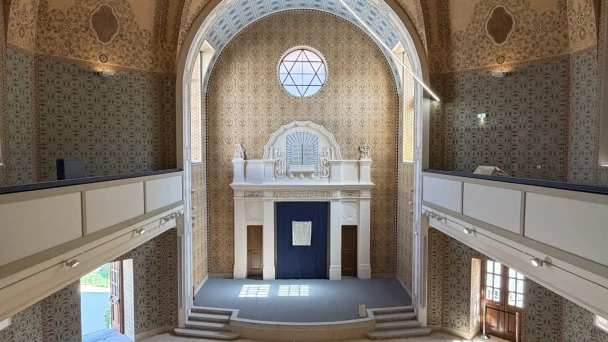 Blick auf die Synagoge von oben.