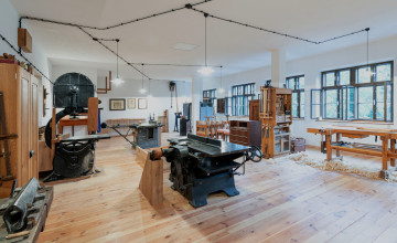 Einblick in eine historische Tischlerwerkstatt