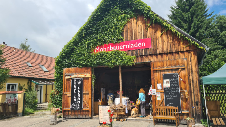 Blick auf einem Mohnbauernladen