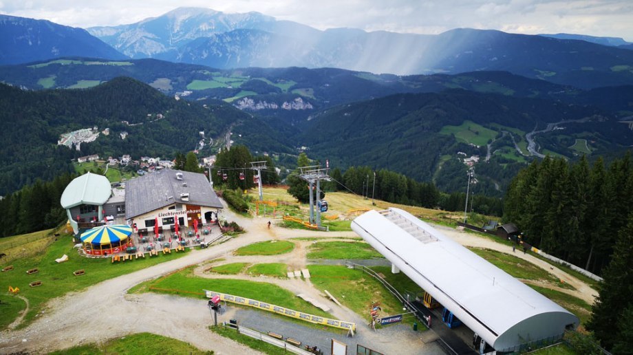 Hinein in die Kabinenbahn und hinauf auf den Berg , © Malinowsky